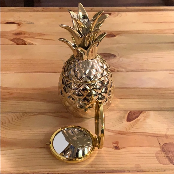 Bridesmaid Compact Mirror - Picture 4 of 5